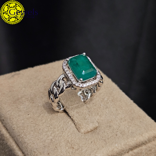Gewels Abhushan Emerald Ring