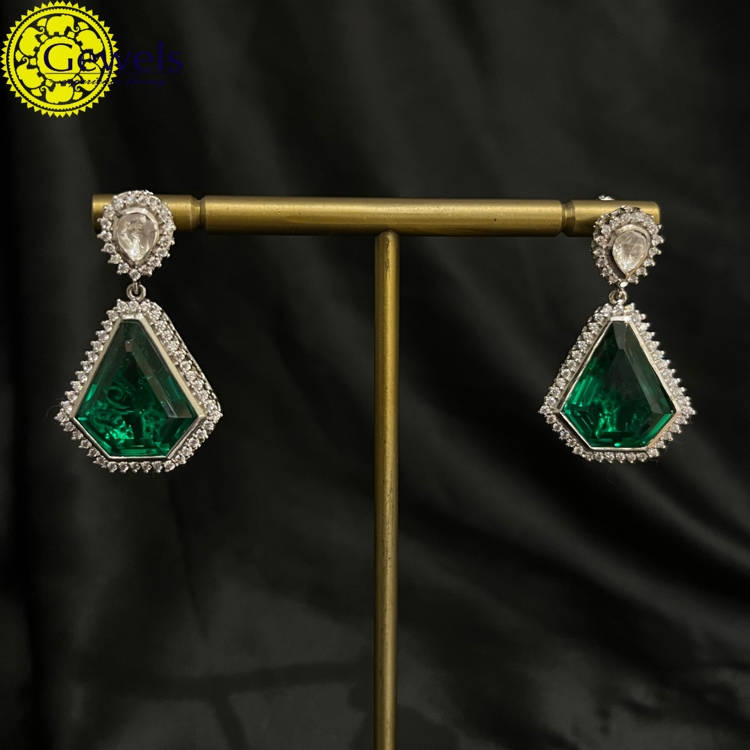 Gewels Kashi Kaanphool Earrings