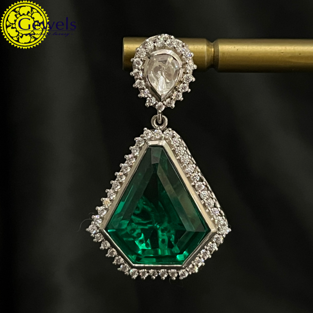 Gewels Kashi Kaanphool Earrings
