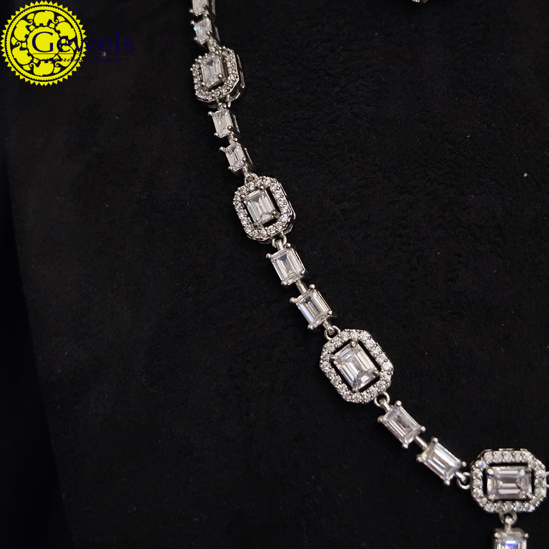 Aurora Necklace Set