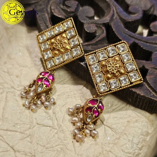 Gewels Swarnim Sundari Dakshinaya Earrings