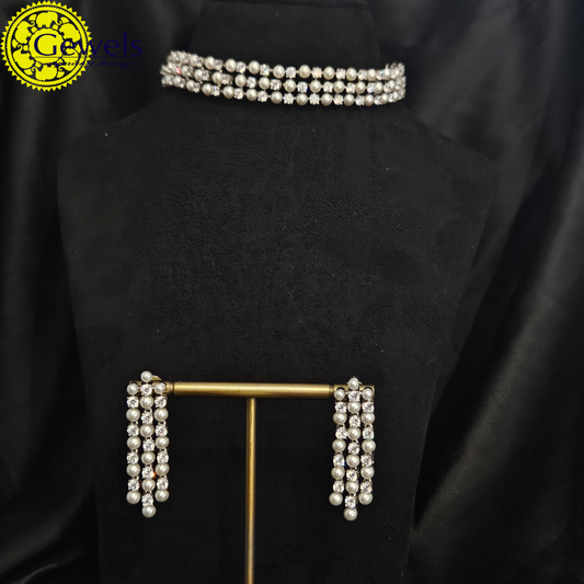 Gewels Shobha Hansli Neck Set