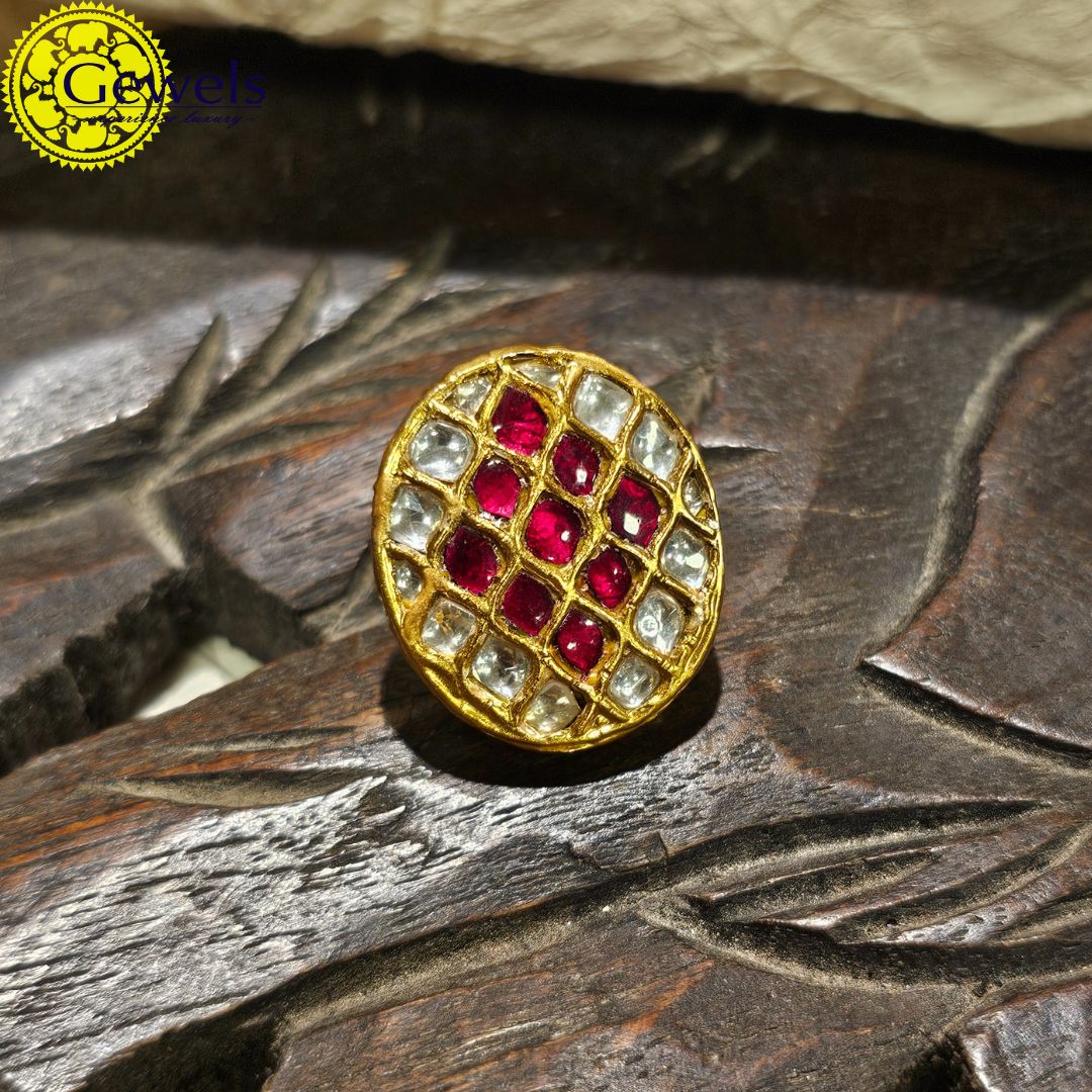 Gewels Ruby Kundan Ring