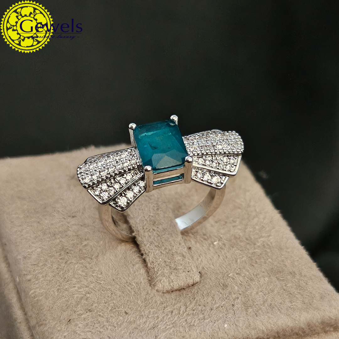 Gewels Meghna Bow Ring