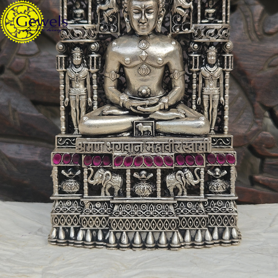 Gewels Lord Parshwanath Idol