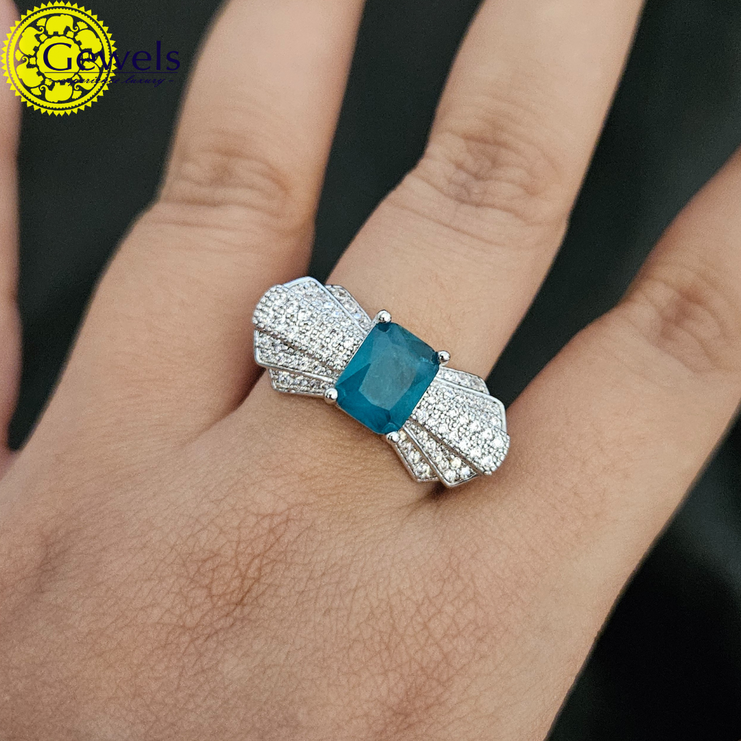Gewels Meghna Bow Ring