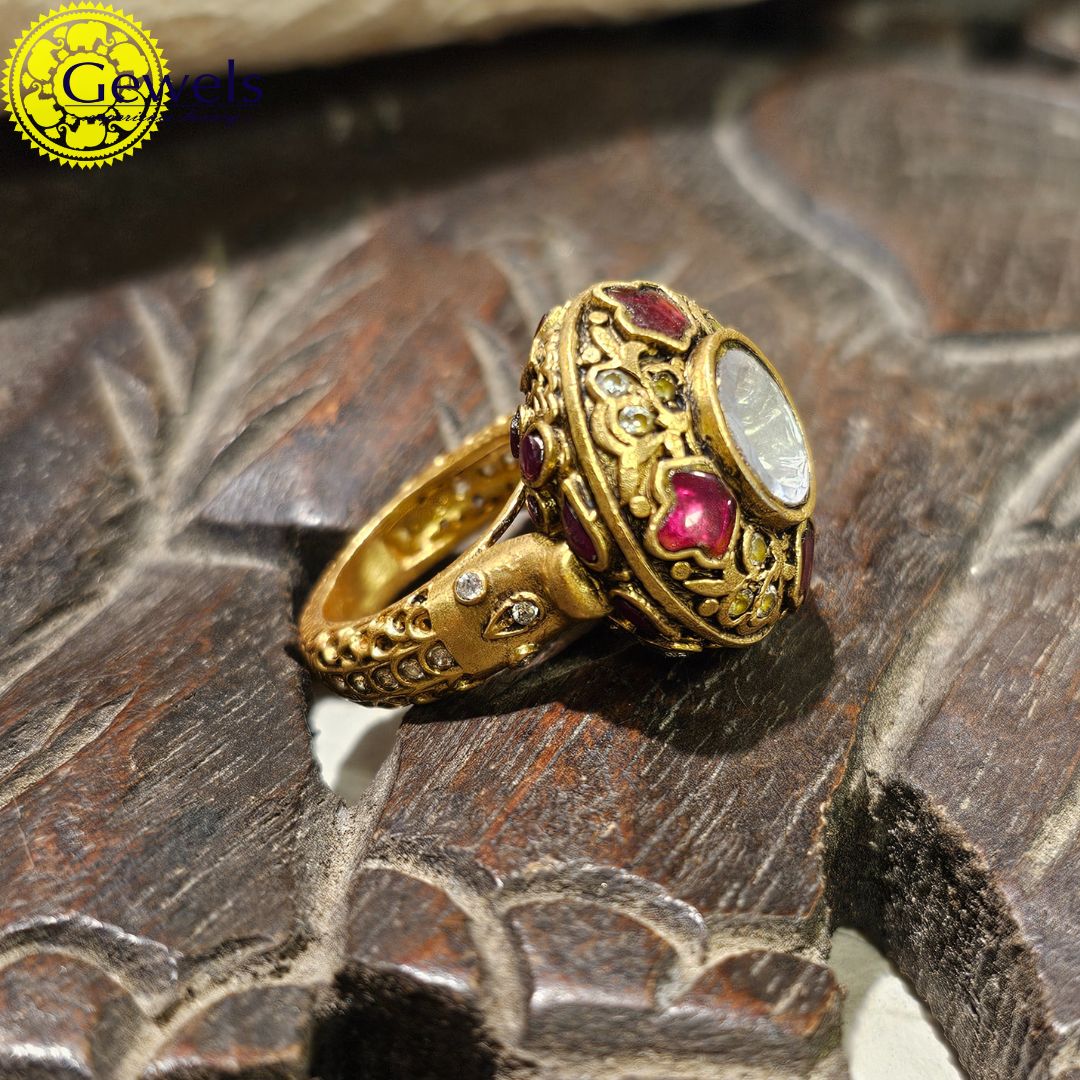 Gewels Ardhangani Ring
