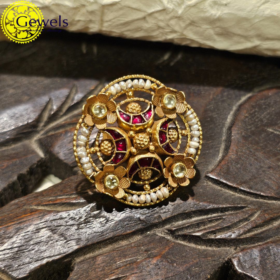 Gewels Surya Bandhan Ring
