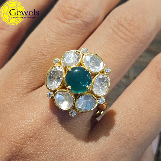 Gewels Rose Emerald Ring