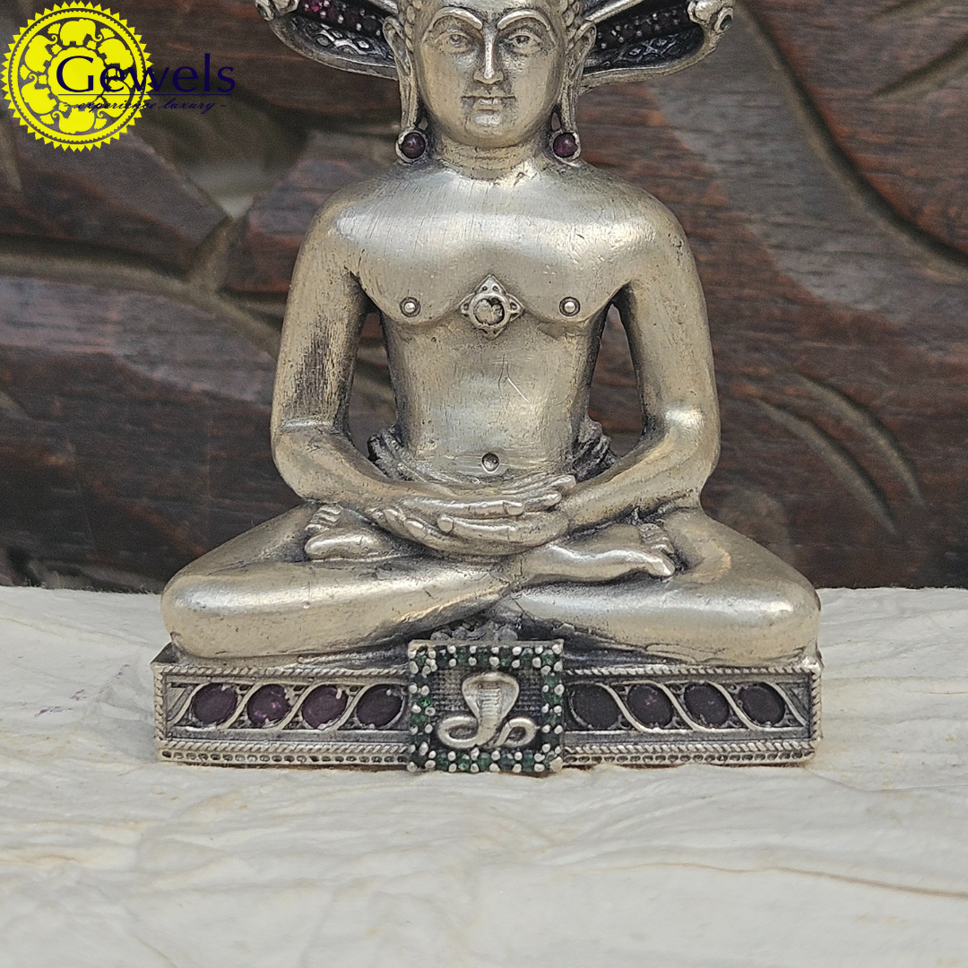 Gewels Lord Parshwanath Idol