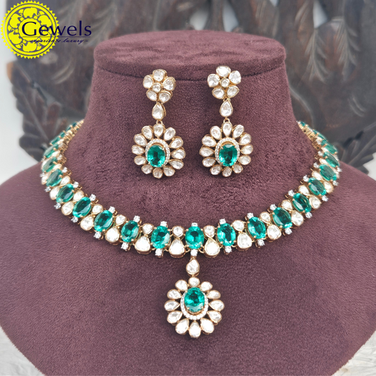 Gewels Smaragd Kanika Neck Set