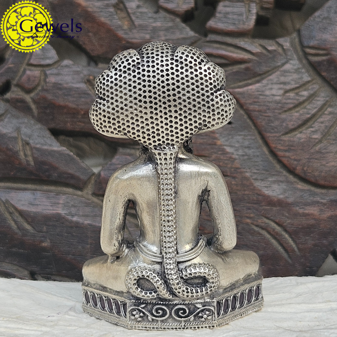 Gewels Lord Parshwanath Idol