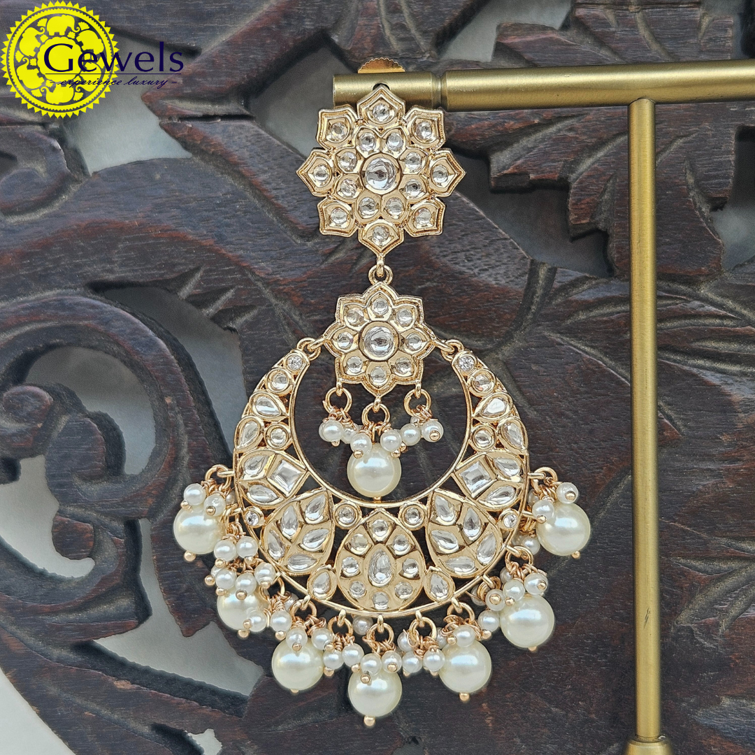 Gewels Jeeshna Earrings
