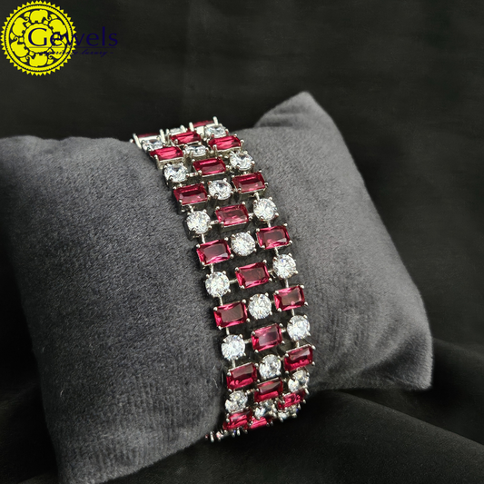 Gewels Arohi Checks Bracelet