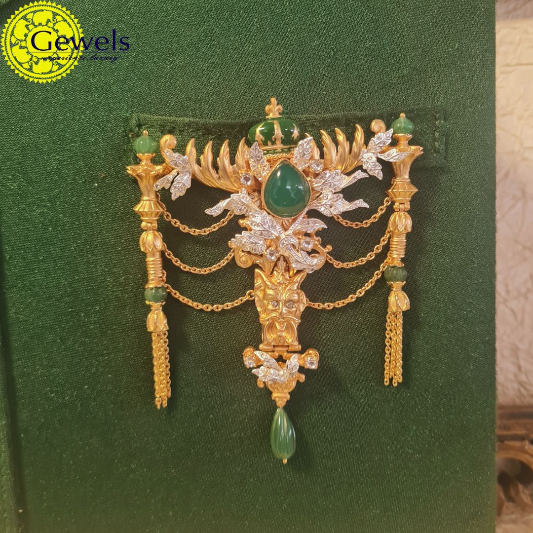 Gewels Greek God Brooch & Buttons