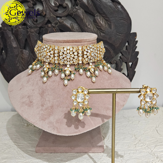 Gewels Darshi Villa Neck Set