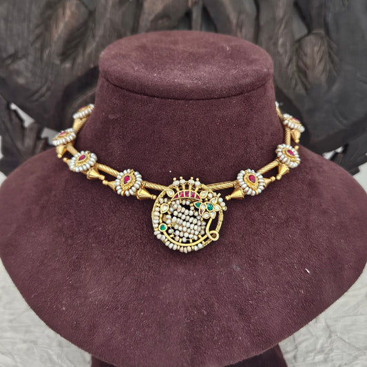 Gewels Azai Kundan Choker