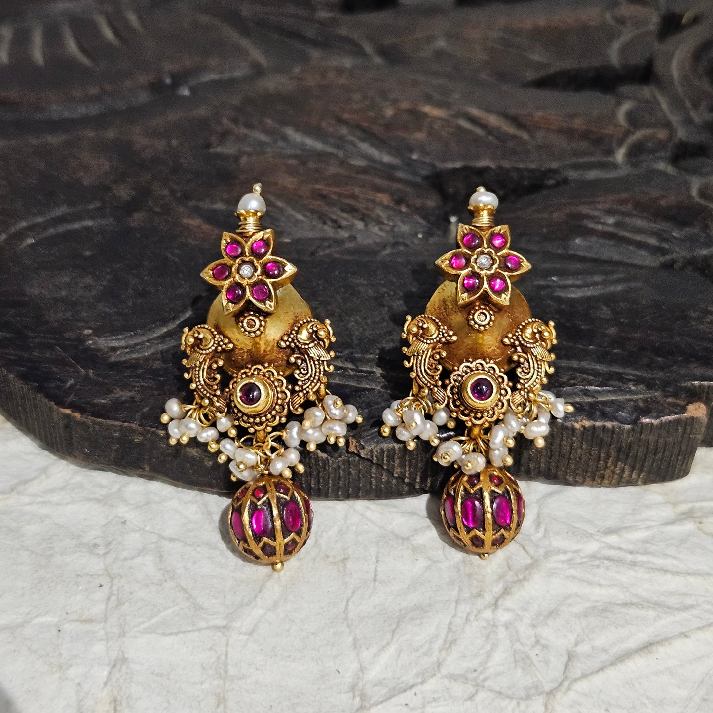Gewels Kundan Vagmi Earrings