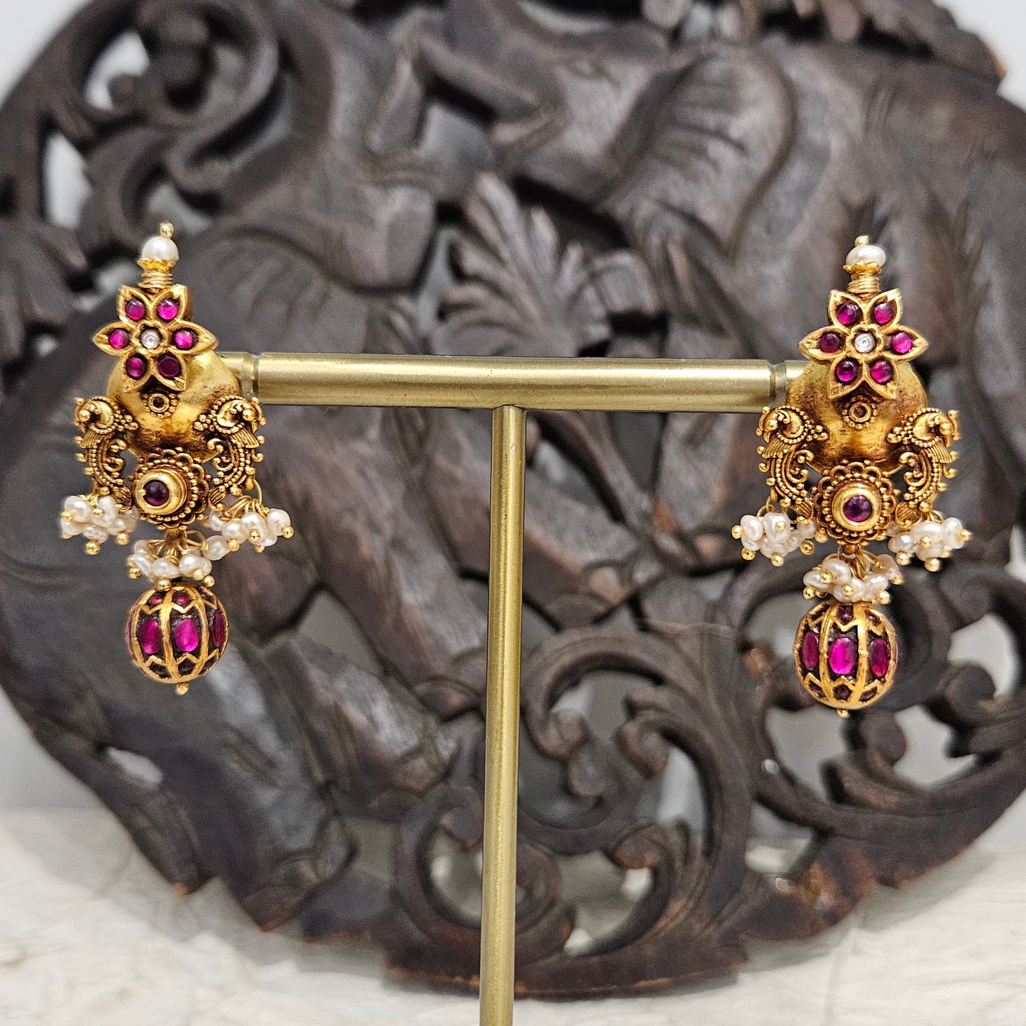 Gewels Kundan Vagmi Earrings