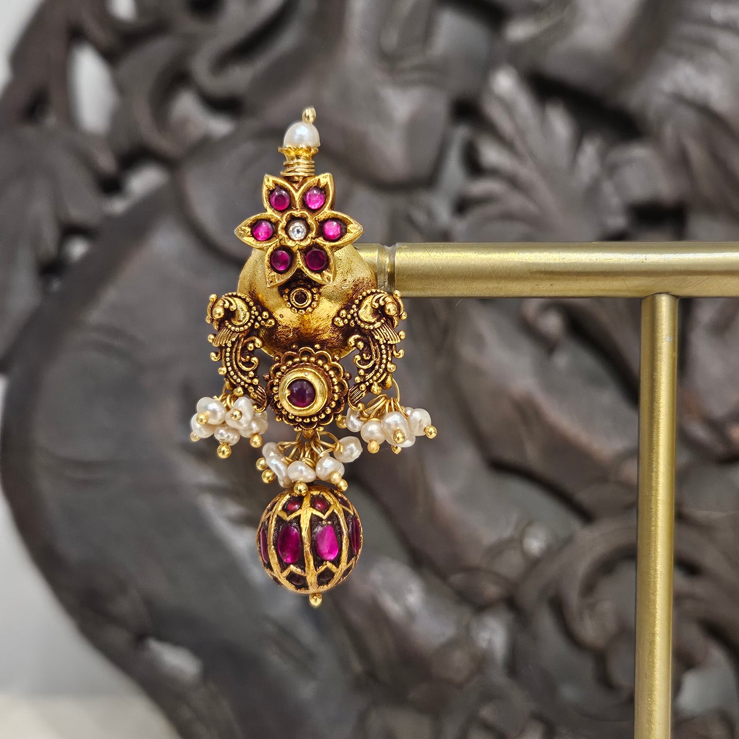 Gewels Kundan Vagmi Earrings