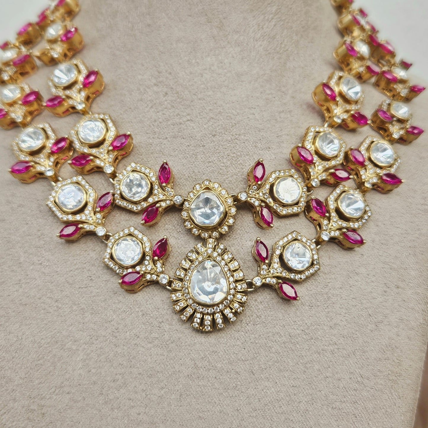 Gewels Radhi Suni Necklace