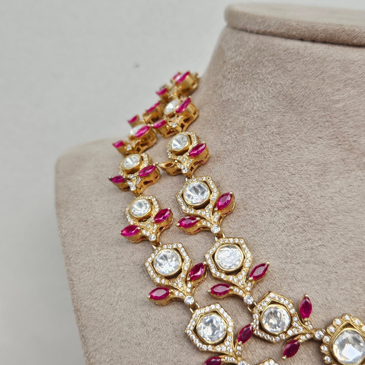 Gewels Radhi Suni Necklace
