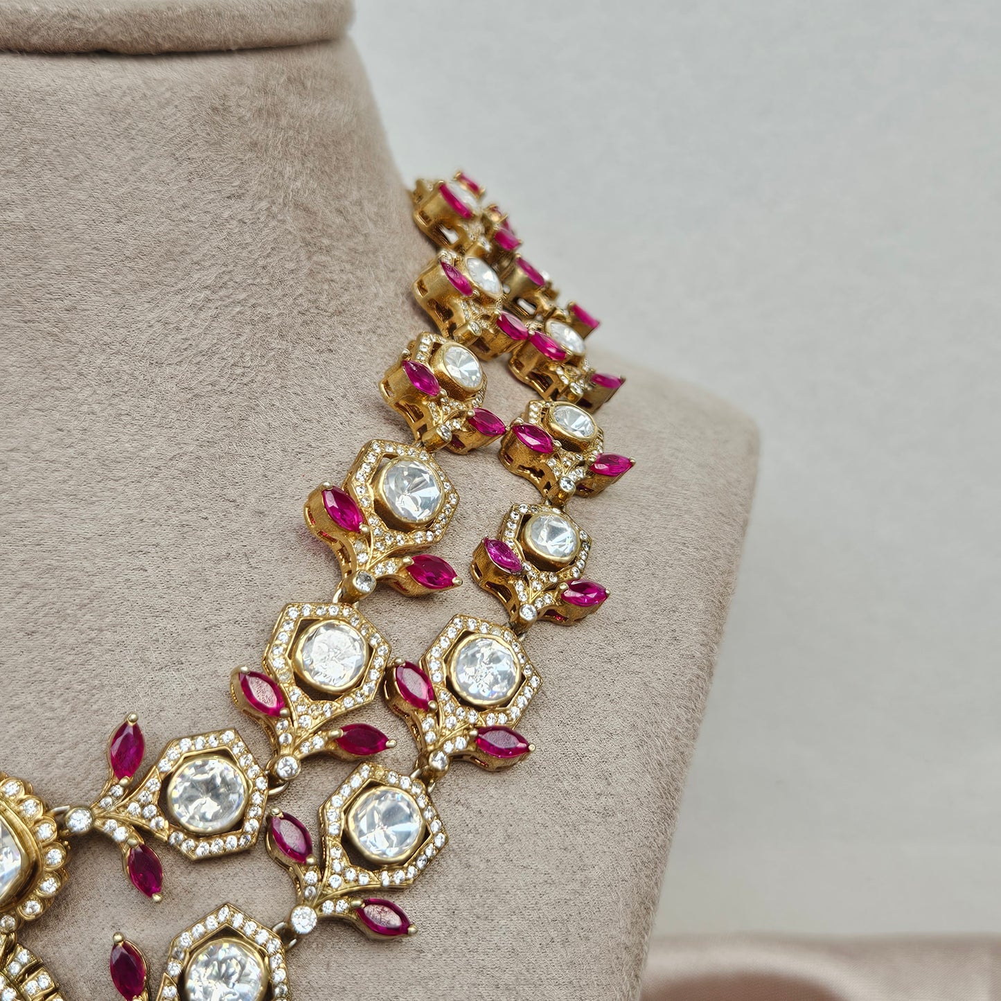 Gewels Radhi Suni Necklace