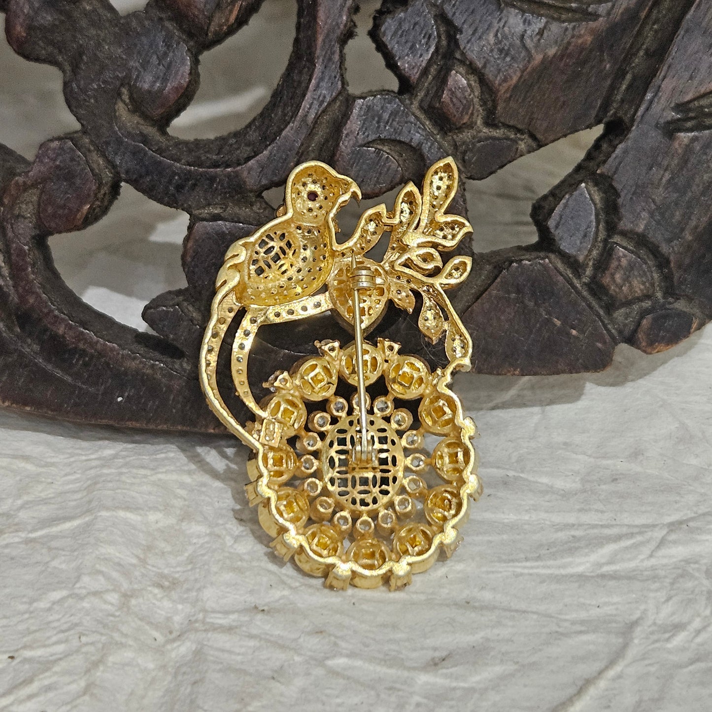 Gewels Kushal Ritvi Brooch