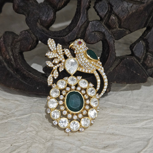 Gewels Kushal Ritvi Brooch