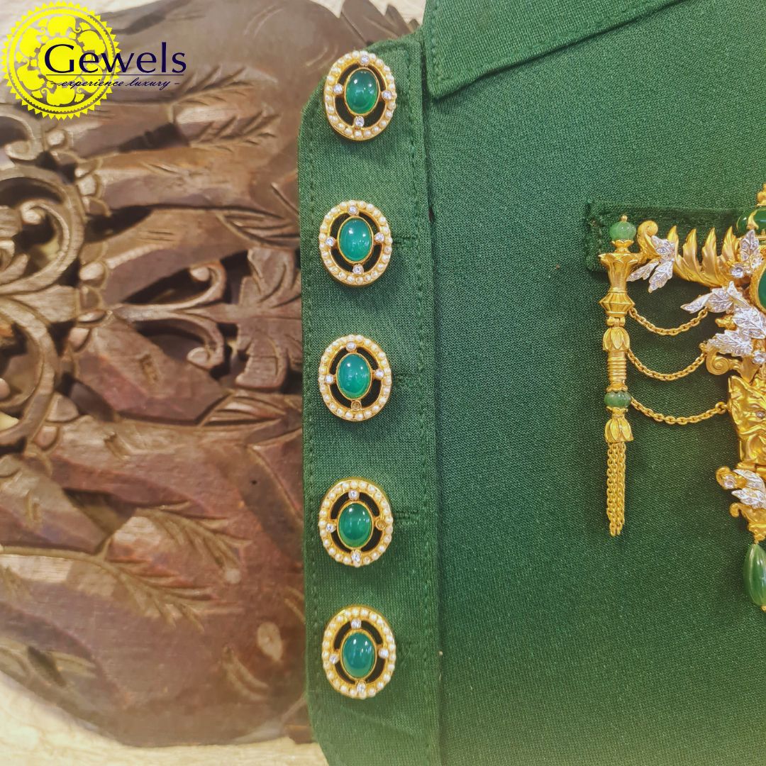 Gewels Greek God Brooch & Buttons