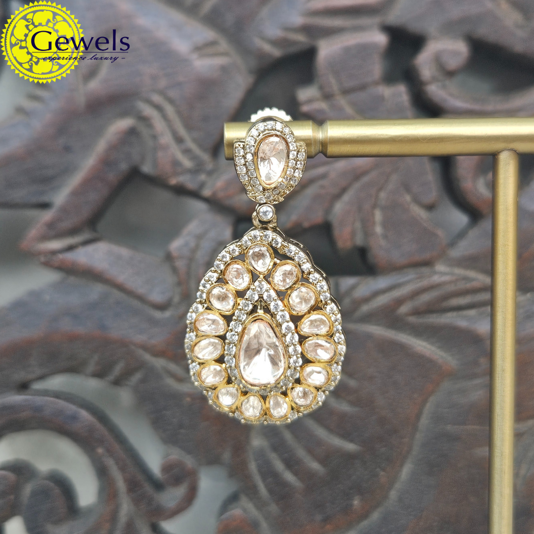 Gewels Nabasya Kundan Neck Set