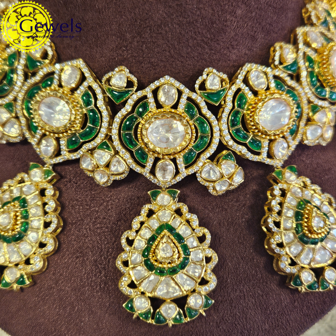Gewels Soni Morpankh Necklace Set