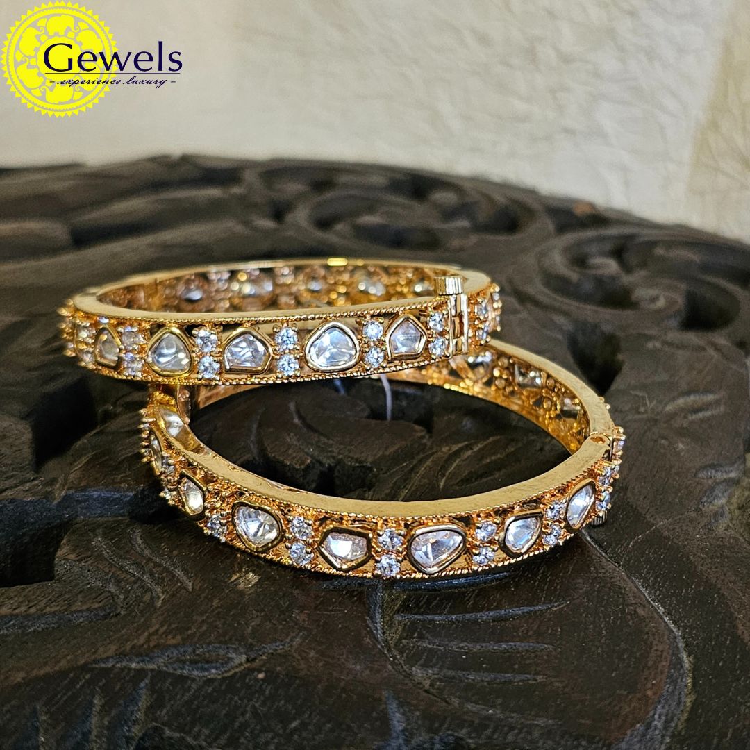 Gewels Tejasvi Polki Bangles
