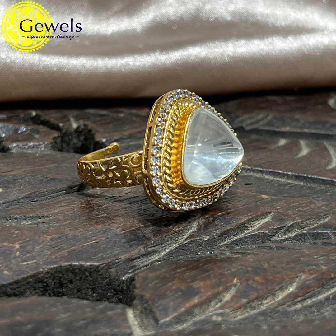Gewel Padmakshiya Ring