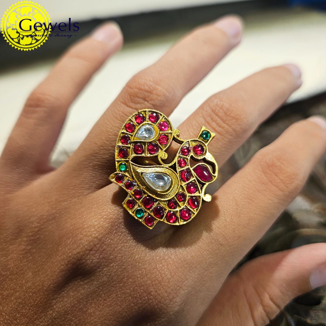 Gewels Mor Ruby Ring