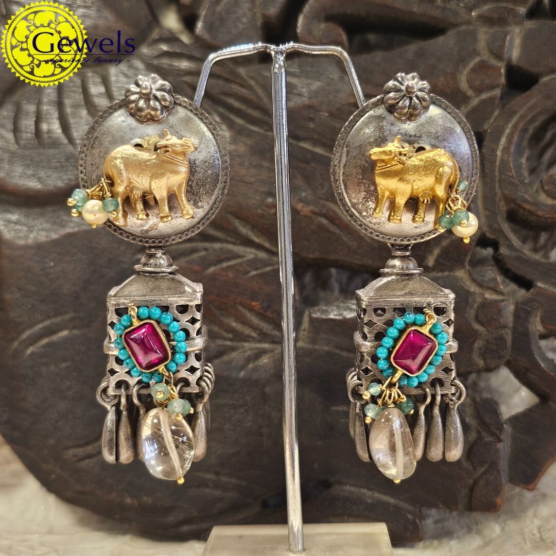 Gewels Tribua Valor Bull Earrings