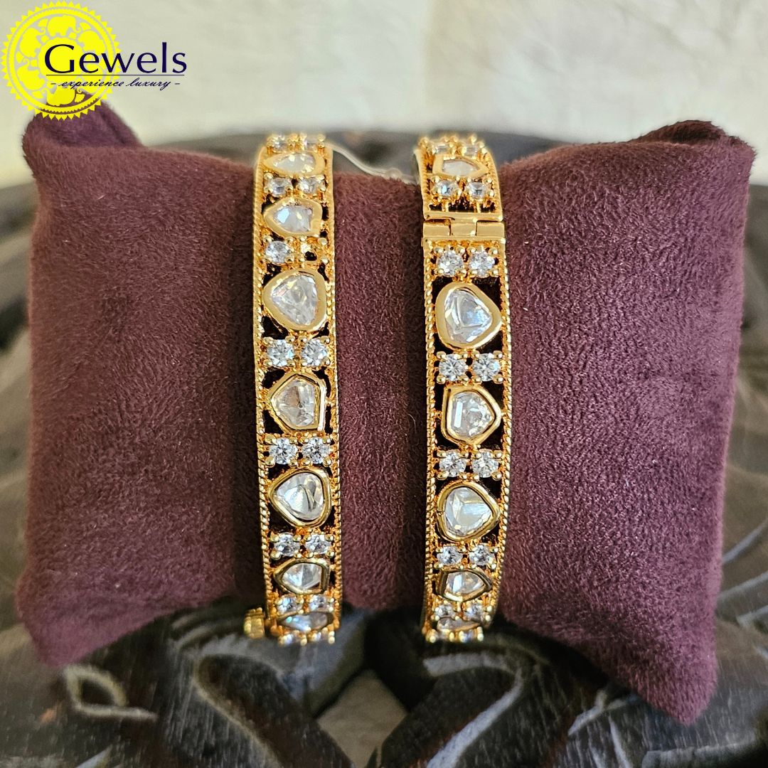 Gewels Tejasvi Polki Bangles