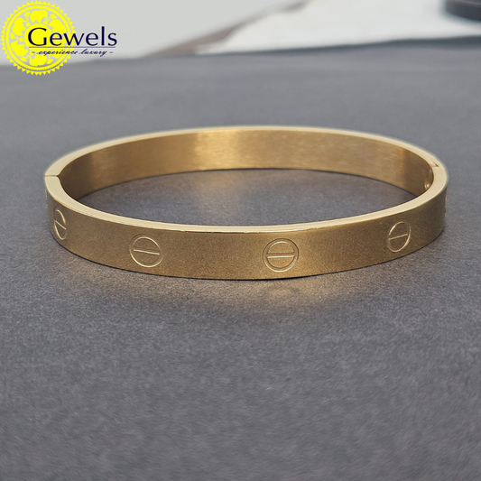 Gewels Dhanurved Kada