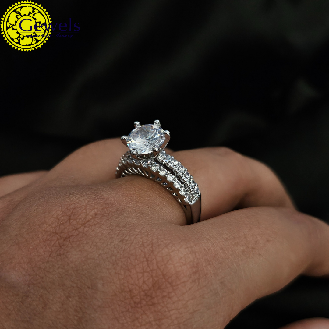 Gewels Anamika Vallaya  Ring