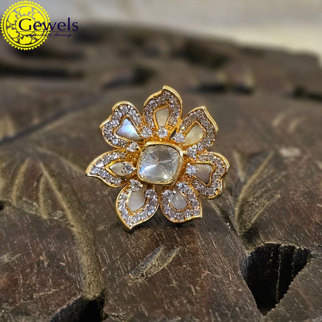 Gewels Victorian Style Ring