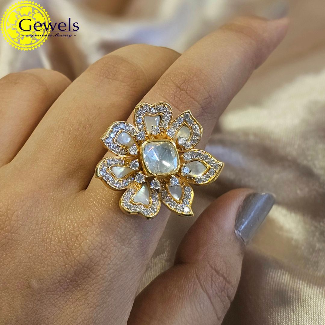 Gewels Victorian Style Ring