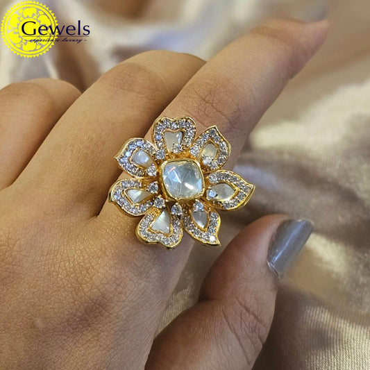 Gewels Victorian Style Ring