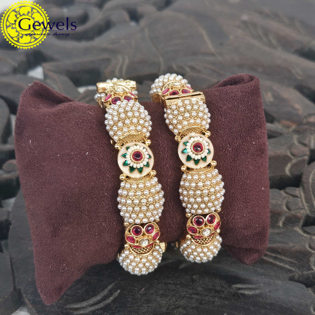 Gewels Traditional Moti Kada Pair
