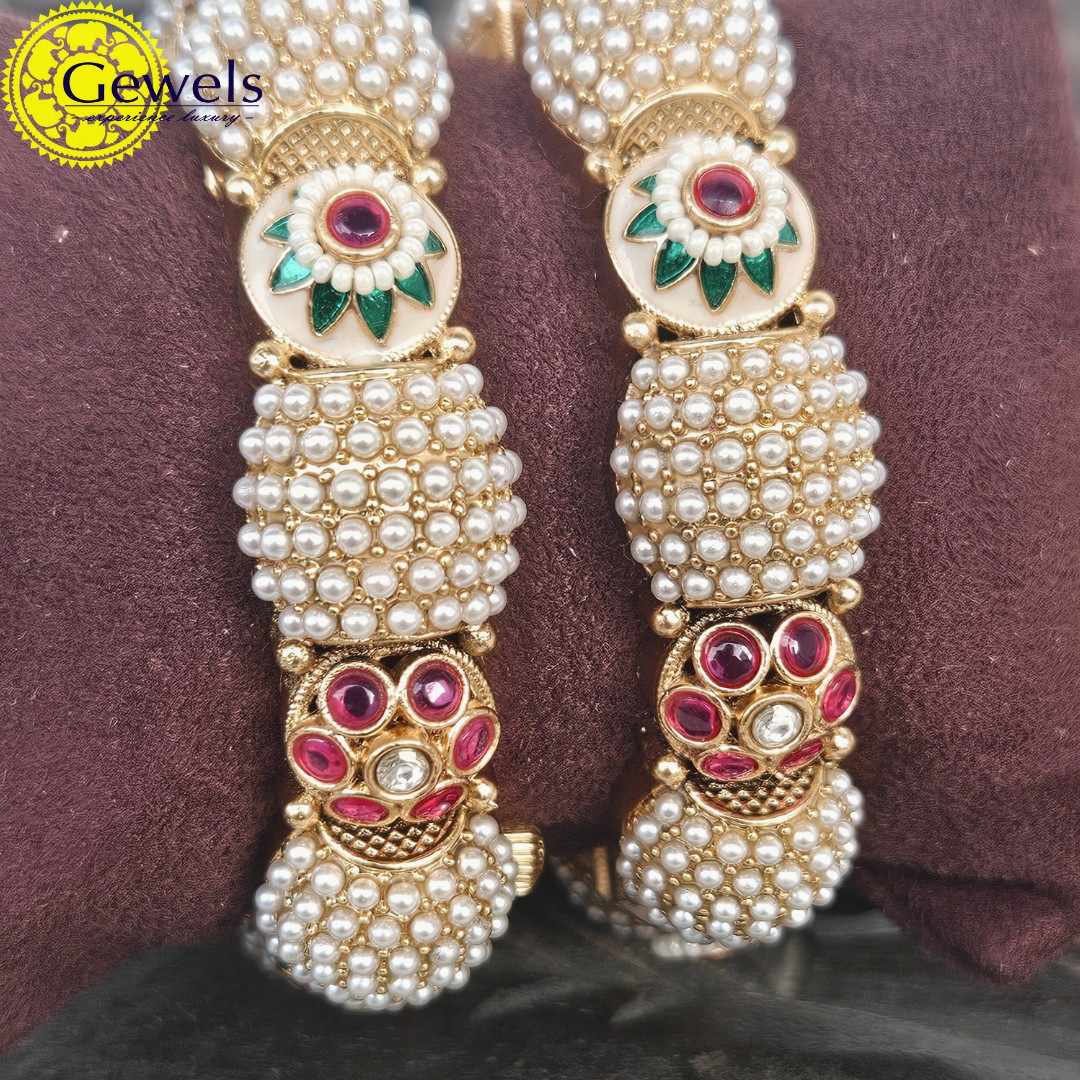 Gewels Traditional Moti Kada Pair