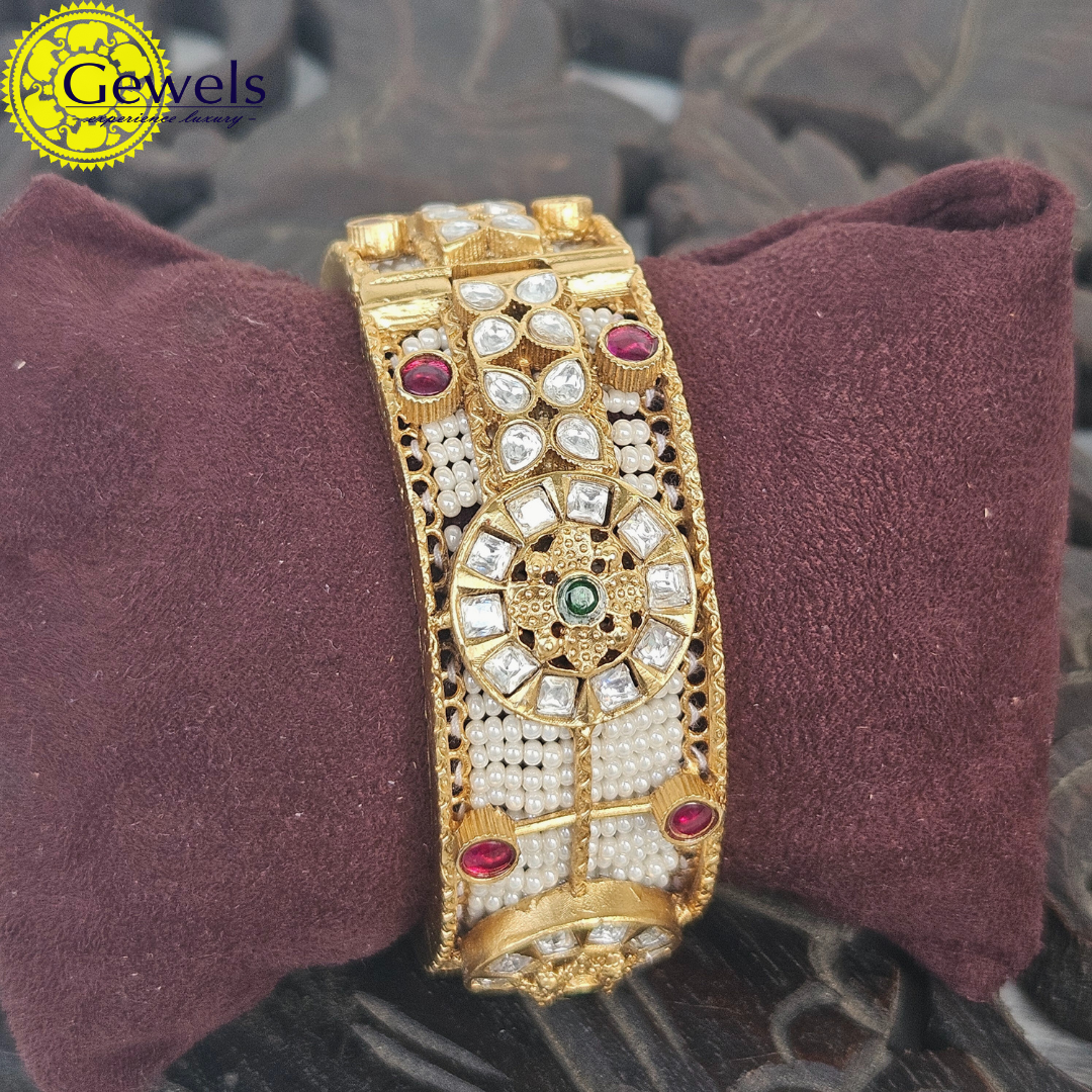 Gewels Shivpushp Bangle