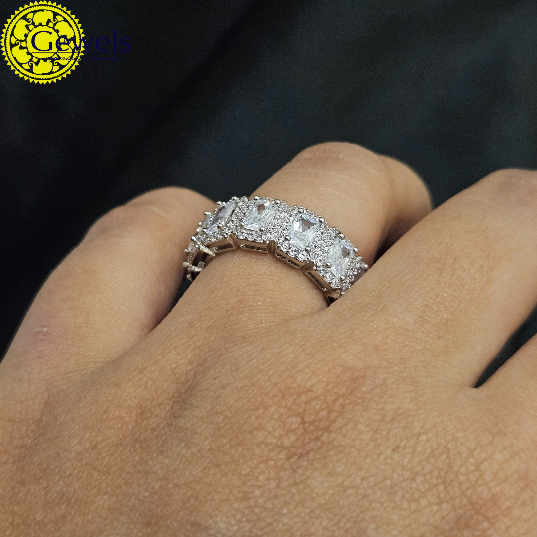 Gewels Shobana Ring