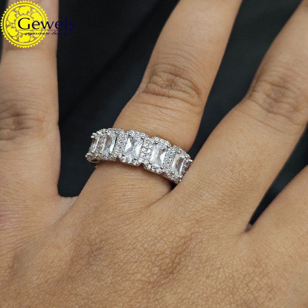 Gewels Shobana Ring