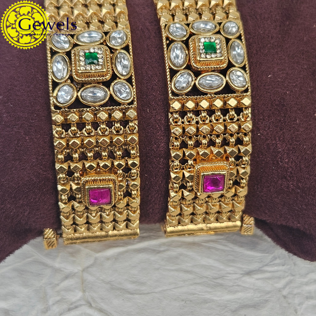 Gewels Ovalcut Kundan Bangles