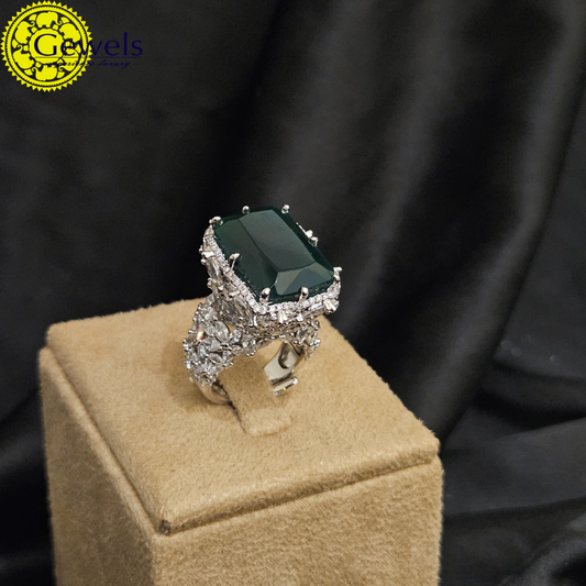 Gewels Hemangi Ring