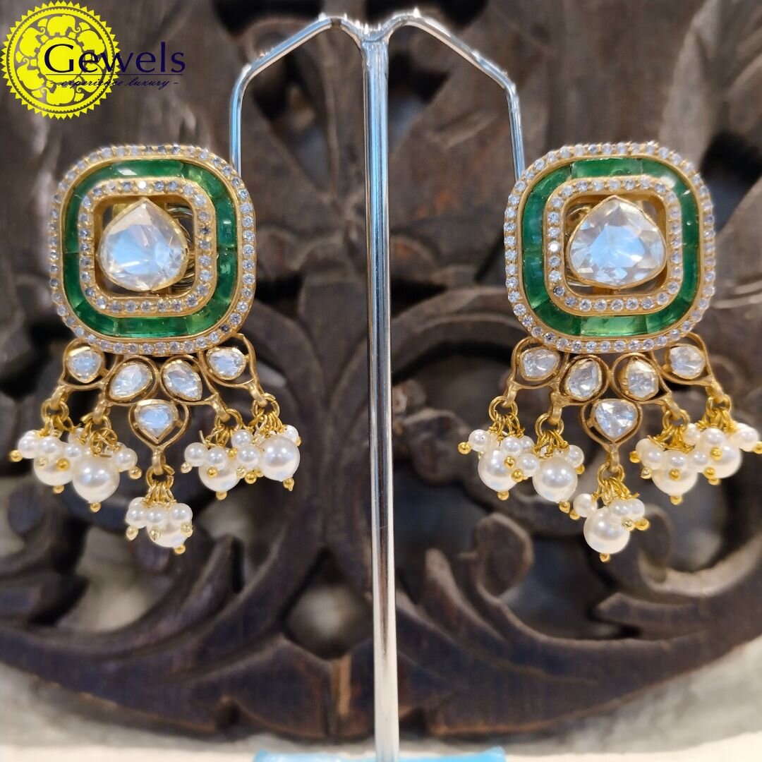Gewels Sparkling Regalia Earrings